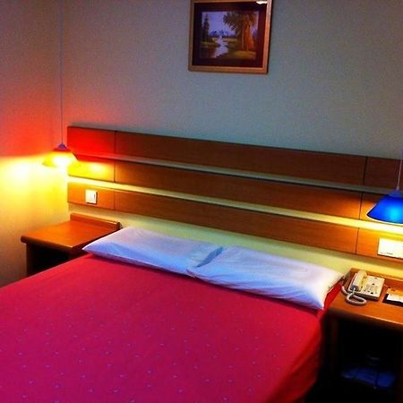 Home Inn Hotel Guiyang Fushui Middle Road Zewnętrze zdjęcie