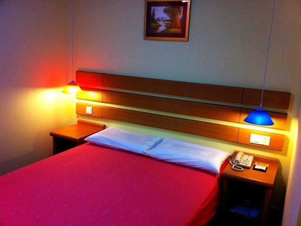 Home Inn Hotel Guiyang Fushui Middle Road Zewnętrze zdjęcie