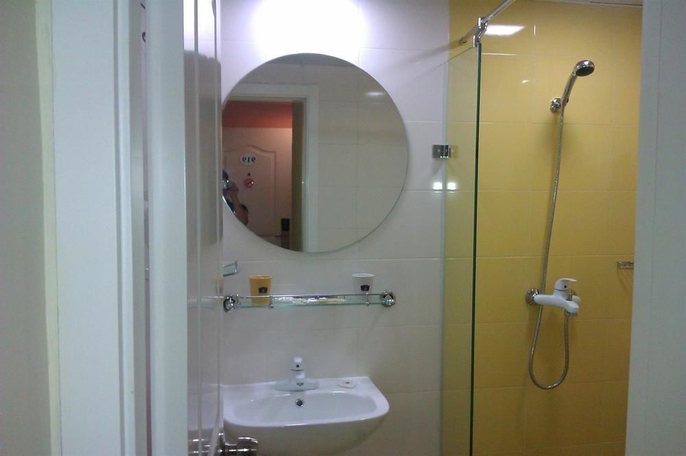 Home Inn Hotel Guiyang Fushui Middle Road Zewnętrze zdjęcie