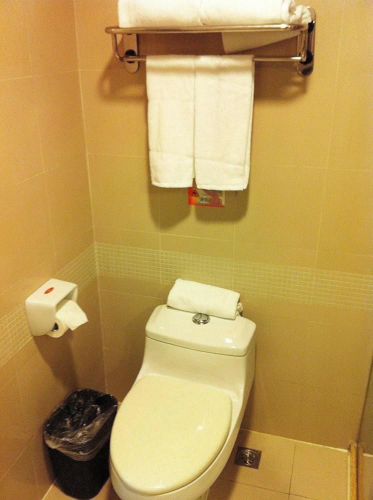 Home Inn Hotel Guiyang Fushui Middle Road Zewnętrze zdjęcie